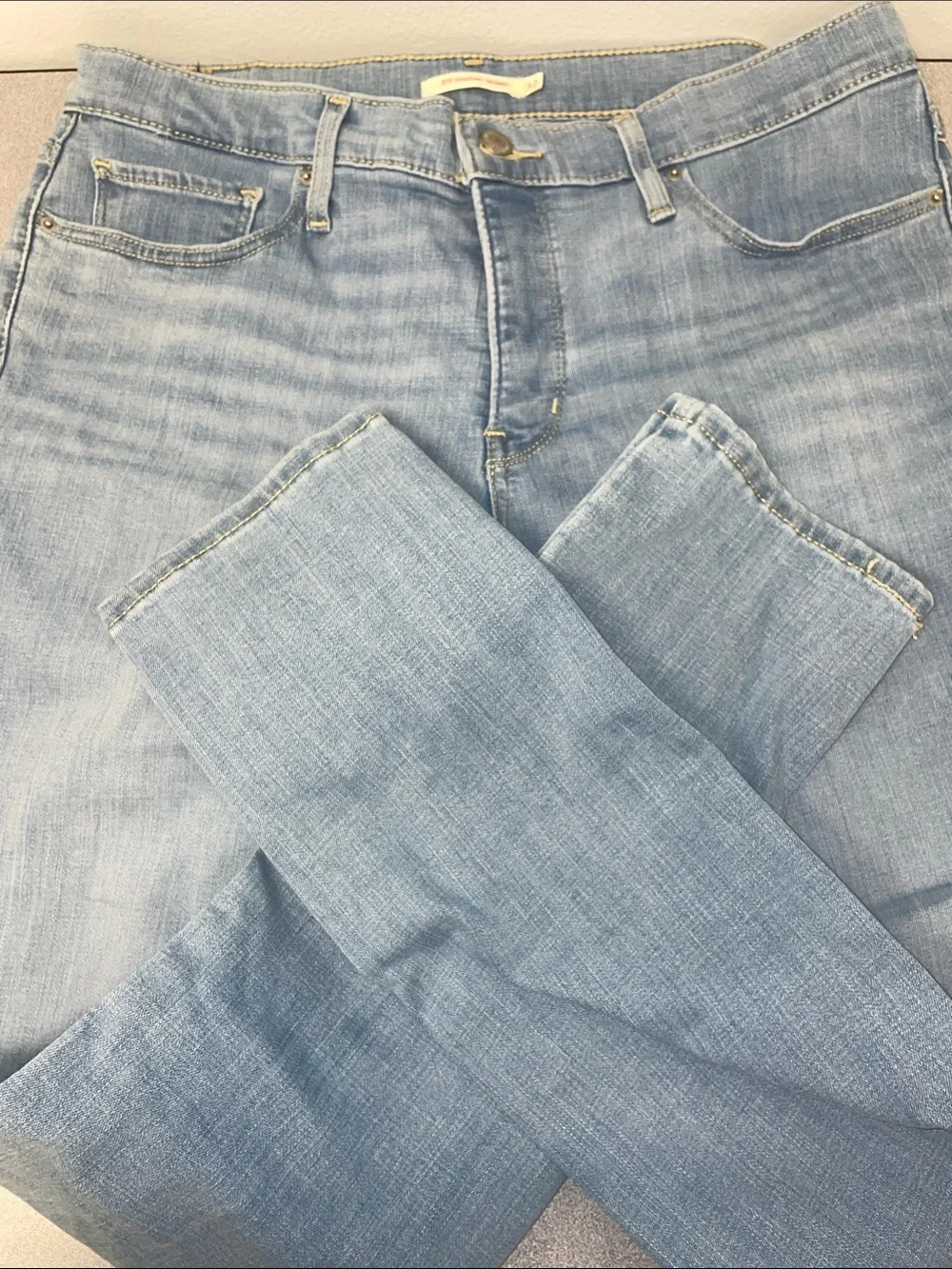 Levi's Light Blue Denim Jeans with Signature Back Pocket stretchy